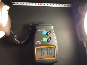 「光目覚まし時計inti4」から20㎝の距離
